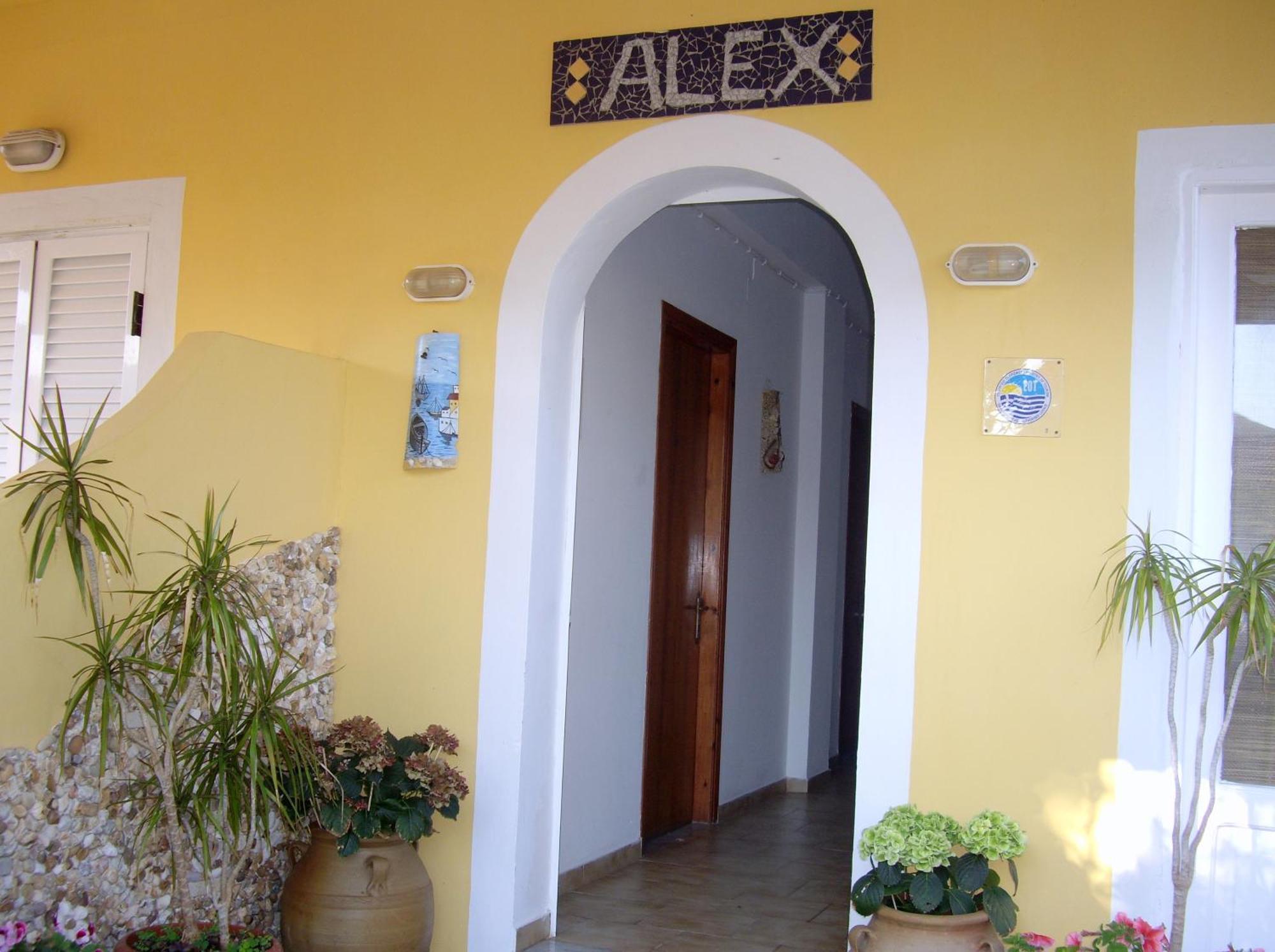 Alex Studios & Apartments Аріллас Номер фото